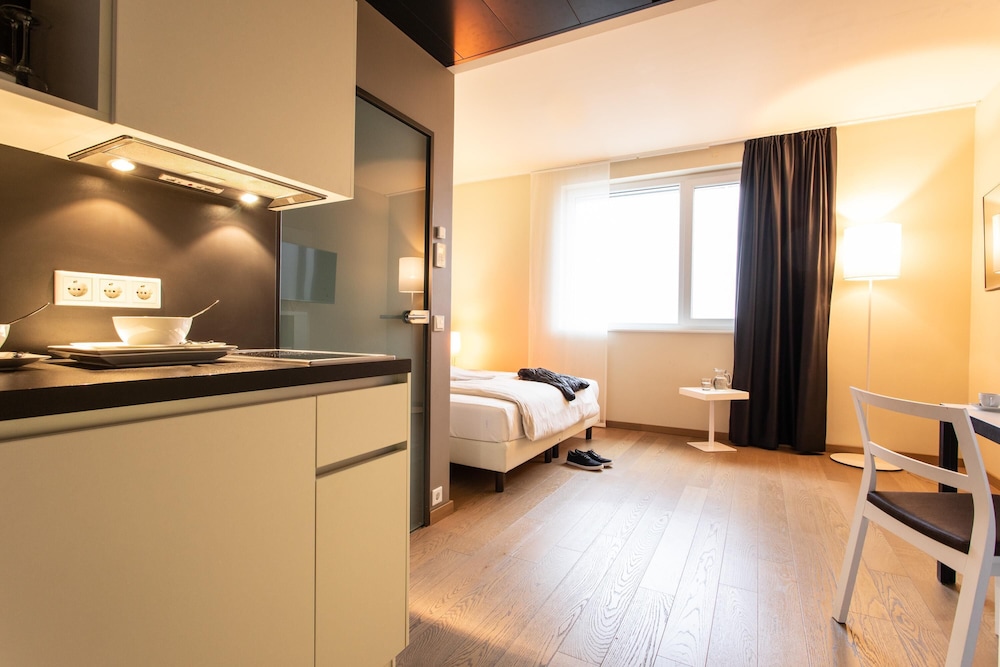 harry’s home München Moosach hotel & apartments — Hotel rooms in Munich, Bavaria
