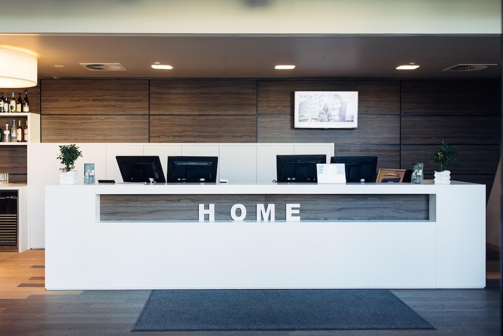 harry’s home München Moosach hotel & apartments — Hotel building in Munich, Bavaria