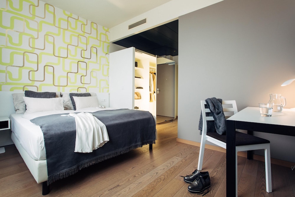 harry’s home München Moosach hotel & apartments — Hotel rooms in Munich, Bavaria