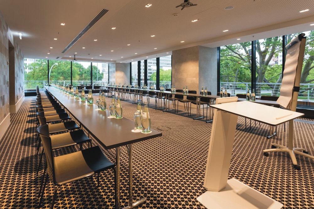 Hotel Riu Plaza Berlin — Restaurant & bars in Berlin, Berlin