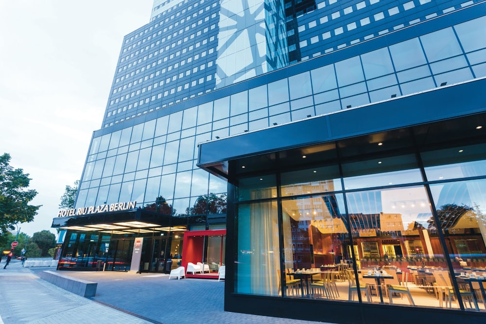 Hotel Riu Plaza Berlin — Hotel building in Berlin, Berlin