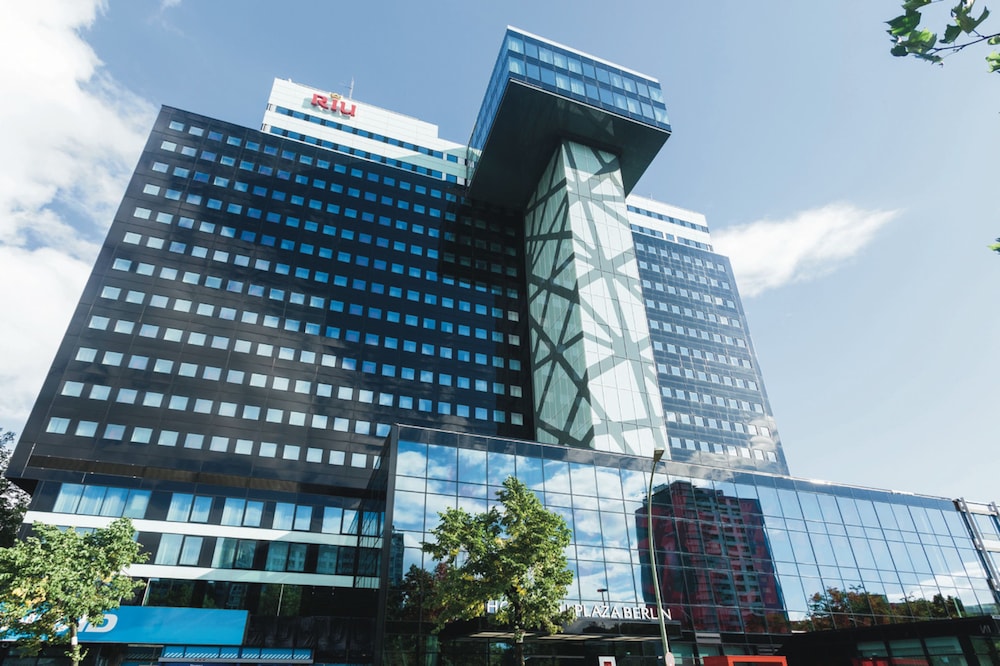 Hotel Riu Plaza Berlin — Hotel building in Berlin, Berlin