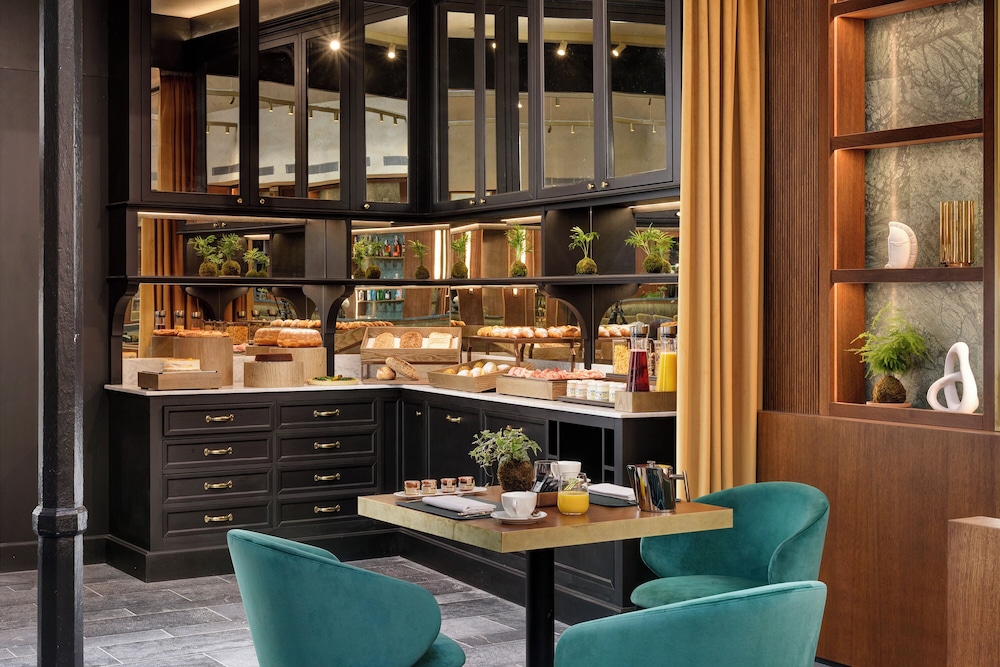 Floren Hotel — Restaurant & bars in Florence, Tuscany