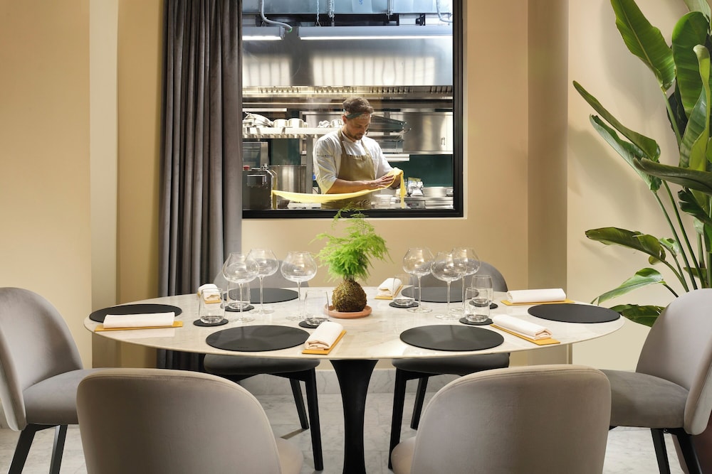 Floren Hotel — Restaurant & bars in Florence, Tuscany