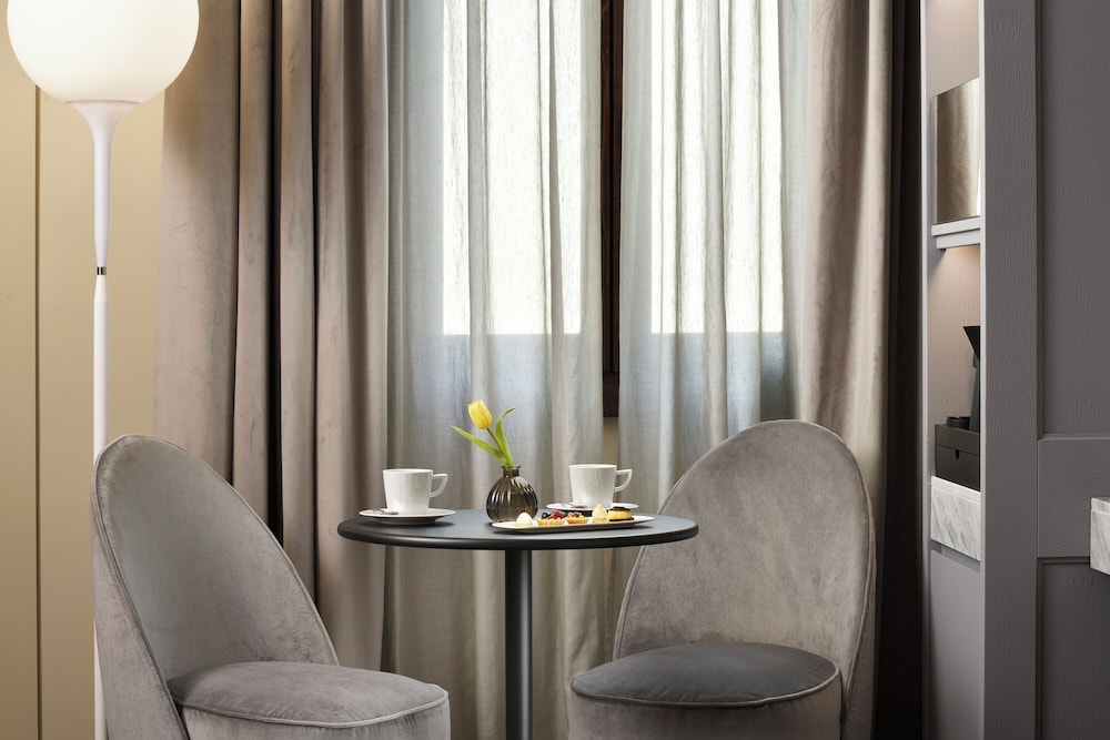 Floren Hotel — Hotel rooms in Florence, Tuscany
