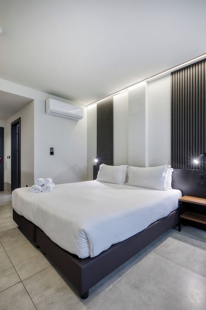 Onyx Hotel — Hotel rooms in St Julian’s, Malta Island