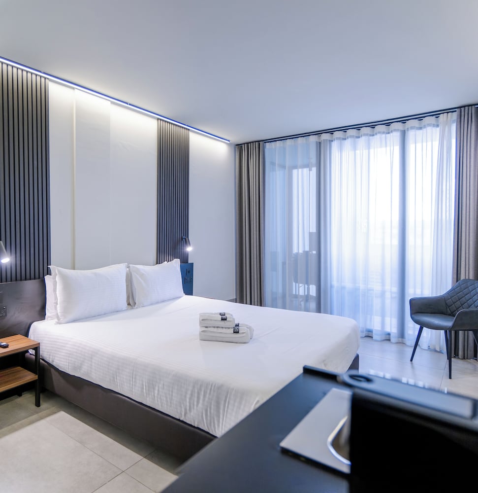 Onyx Hotel — Hotel rooms in St Julian’s, Malta Island