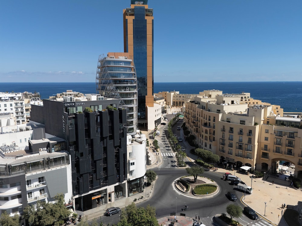 Onyx Hotel — Hotel building in St Julian’s, Malta Island