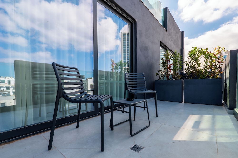 Onyx Hotel — Hotel building in St Julian’s, Malta Island