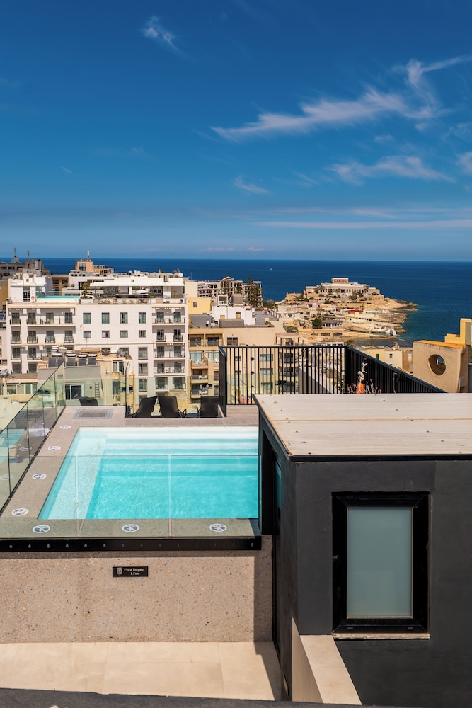 Onyx Hotel — Swimming pool in St Julian’s, Malta Island