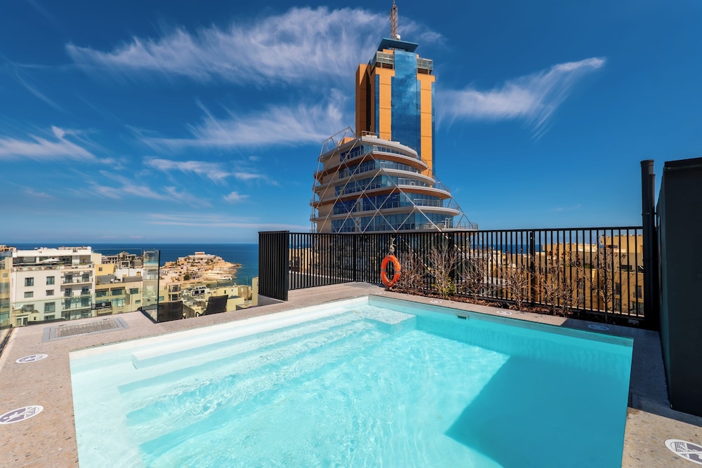 Onyx Hotel — Swimming pool in St Julian’s, Malta Island