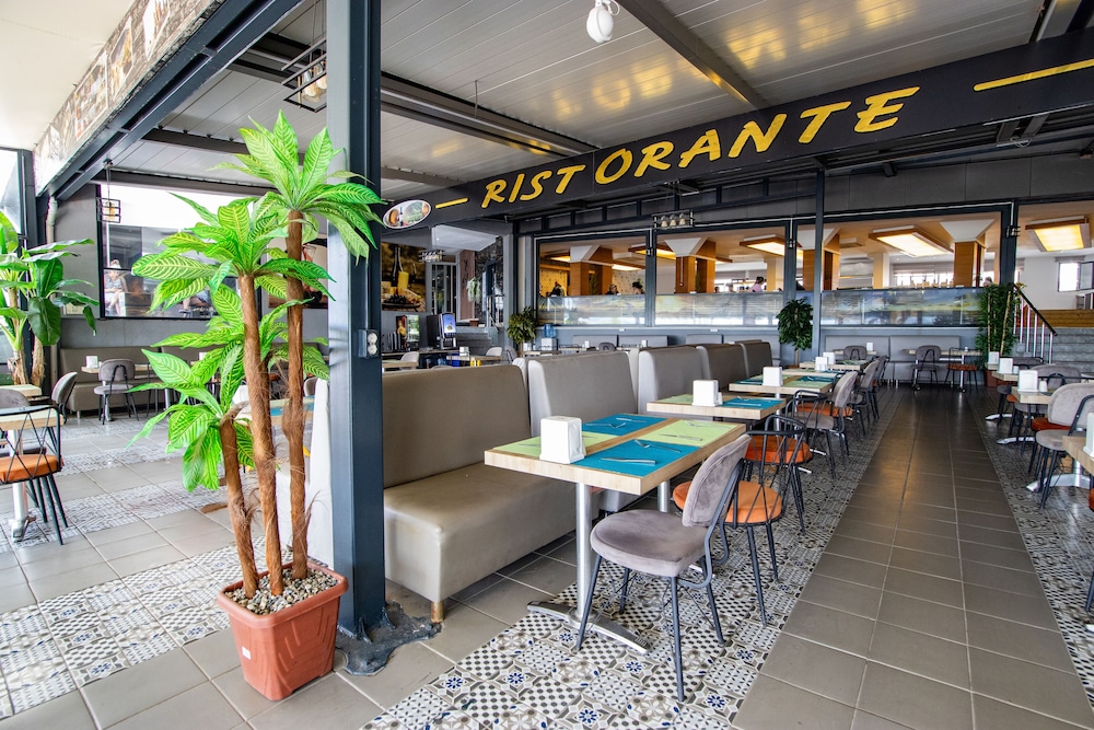 Point Beach Hotel — Restaurant & bars in Marmaris, Mugla