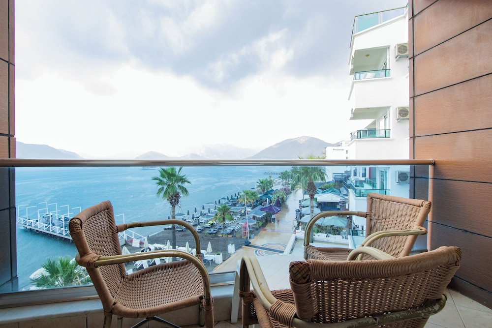 Point Beach Hotel — Hotel rooms in Marmaris, Mugla