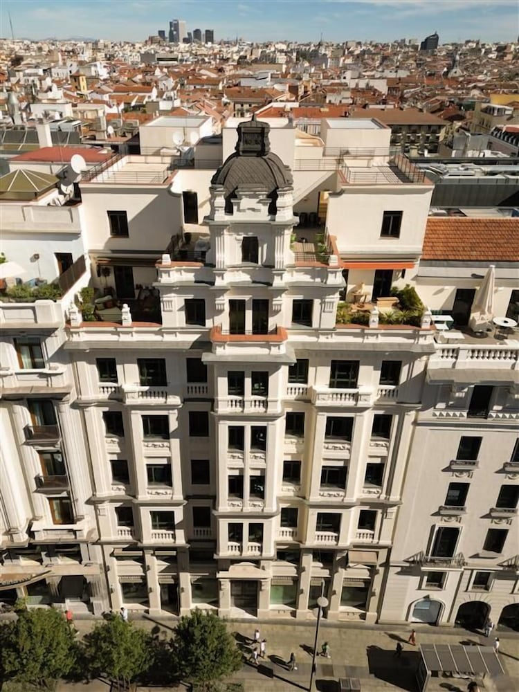 Brach Madrid - Evok Collection