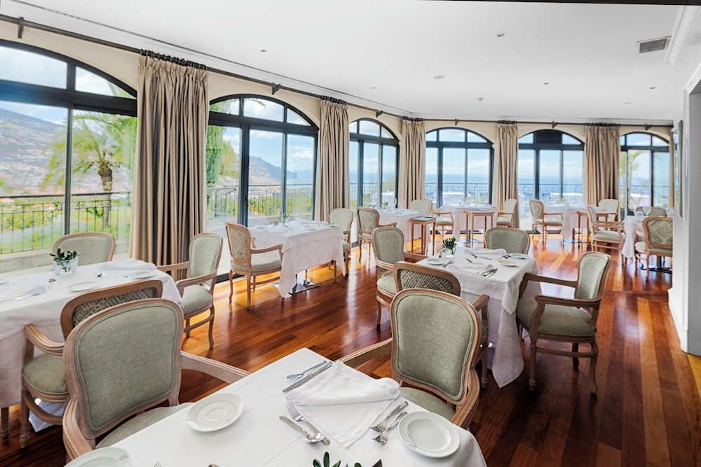 Quinta Funchal Gardens – Adults Only — Restaurant & bars in Funchal, Madeira