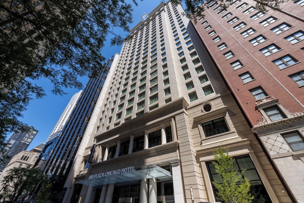 Hotel Riu Plaza Chicago — Hotel building in Chicago, Illinois