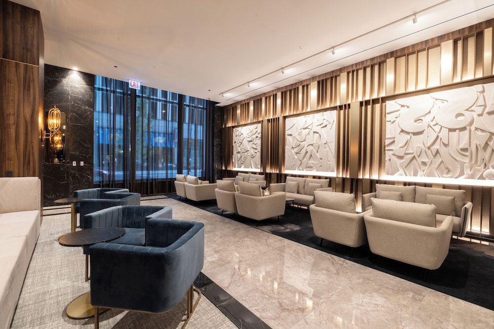 Hotel Riu Plaza Chicago — Restaurant & bars in Chicago, Illinois