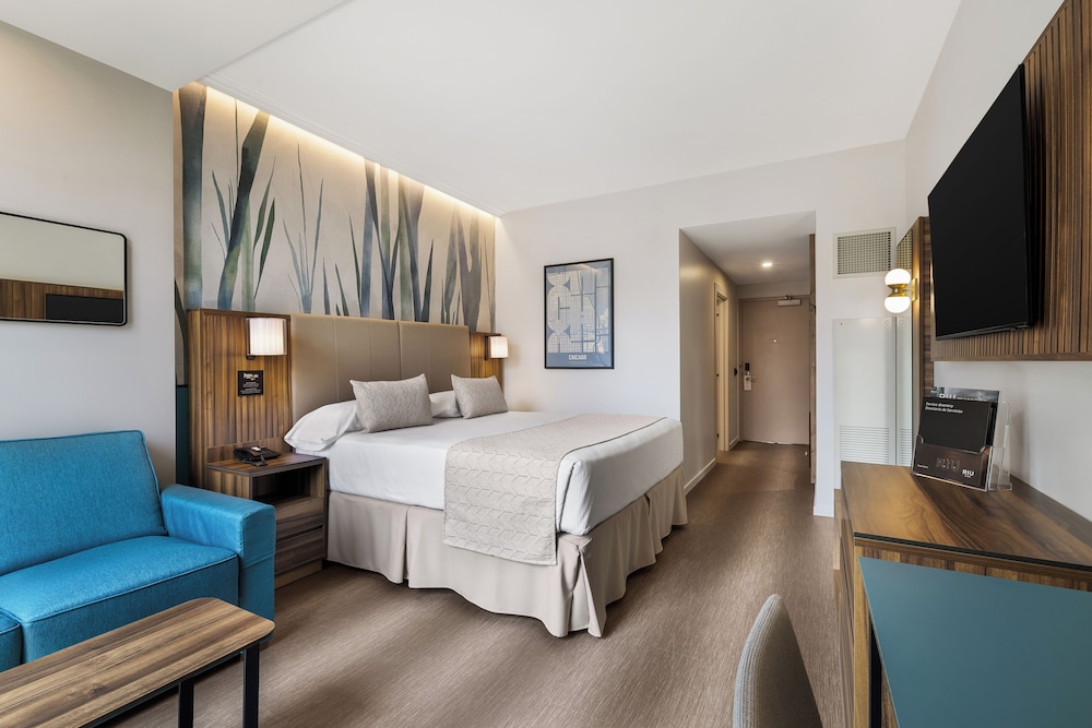 Hotel Riu Plaza Chicago — Hotel rooms in Chicago, Illinois