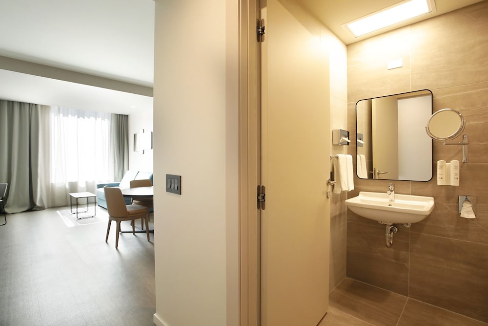 Hotel Riu Plaza Chicago — Hotel rooms in Chicago, Illinois