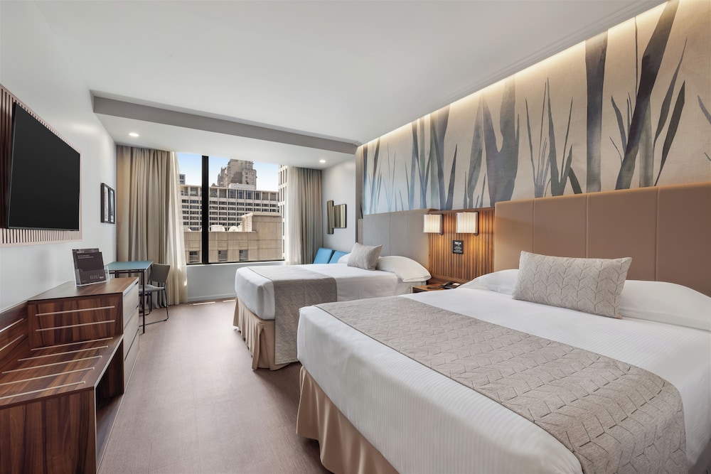 Hotel Riu Plaza Chicago — Hotel rooms in Chicago, Illinois