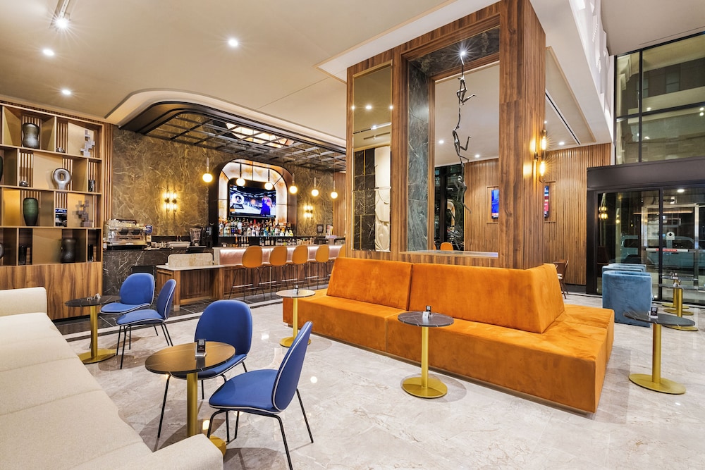 Hotel Riu Plaza Chicago — Restaurant & bars in Chicago, Illinois