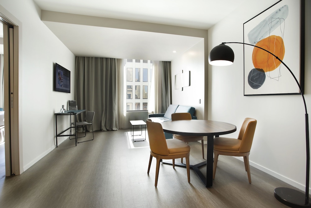 Hotel Riu Plaza Chicago — Hotel rooms in Chicago, Illinois