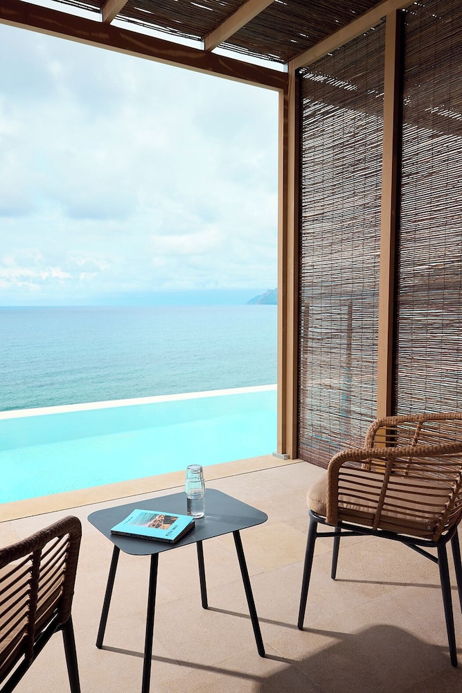 Ella Alkyna – Adults Only — Hotel rooms in Agios Gordios, Ionian Islands