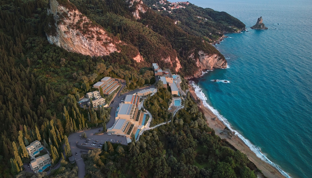 Ella Alkyna – Adults Only — Hotel building in Agios Gordios, Ionian Islands