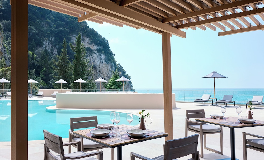 Ella Alkyna – Adults Only — Restaurant & bars in Agios Gordios, Ionian Islands