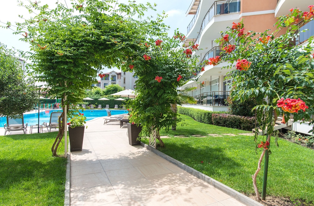 Hotel Miramar — Swimming pool in Sozopol, Burgas Region