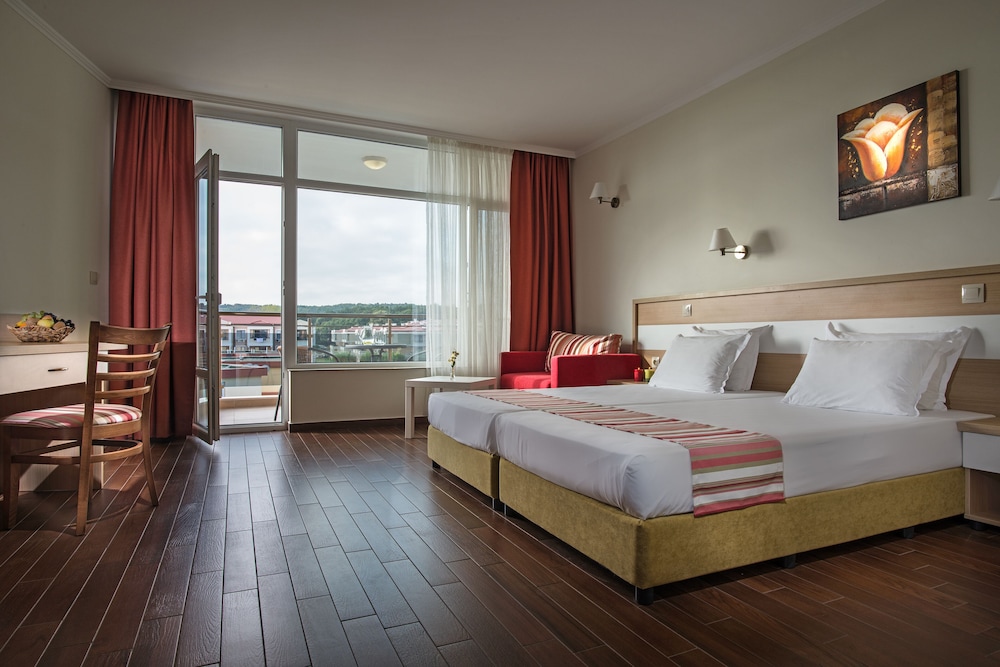 Hotel Miramar — Hotel rooms in Sozopol, Burgas Region