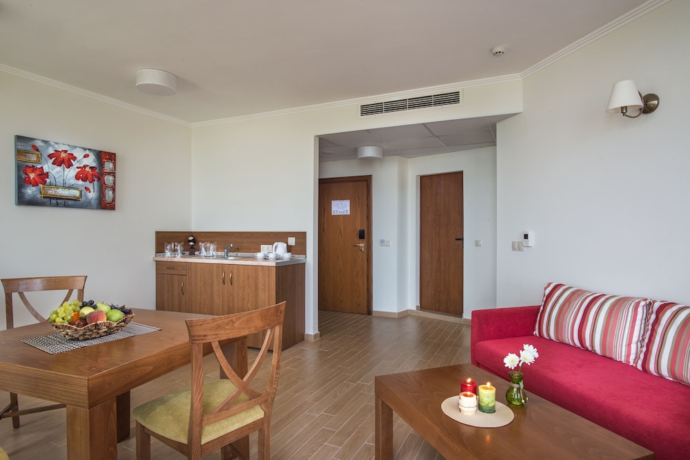 Hotel Miramar — Hotel rooms in Sozopol, Burgas Region