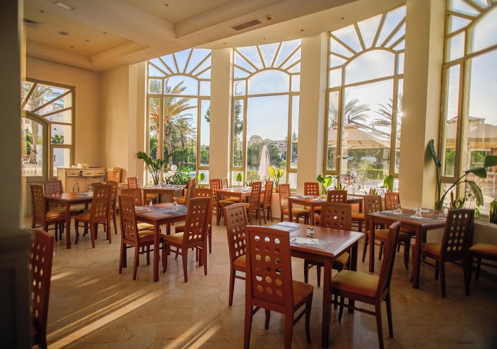TMK L'Atrium Yasmine by Turismark — Restaurant & bars in Hammamet, Nabeul