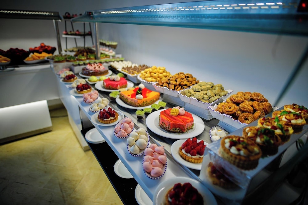 TMK L'Atrium Yasmine by Turismark — Restaurant & bars in Hammamet, Nabeul