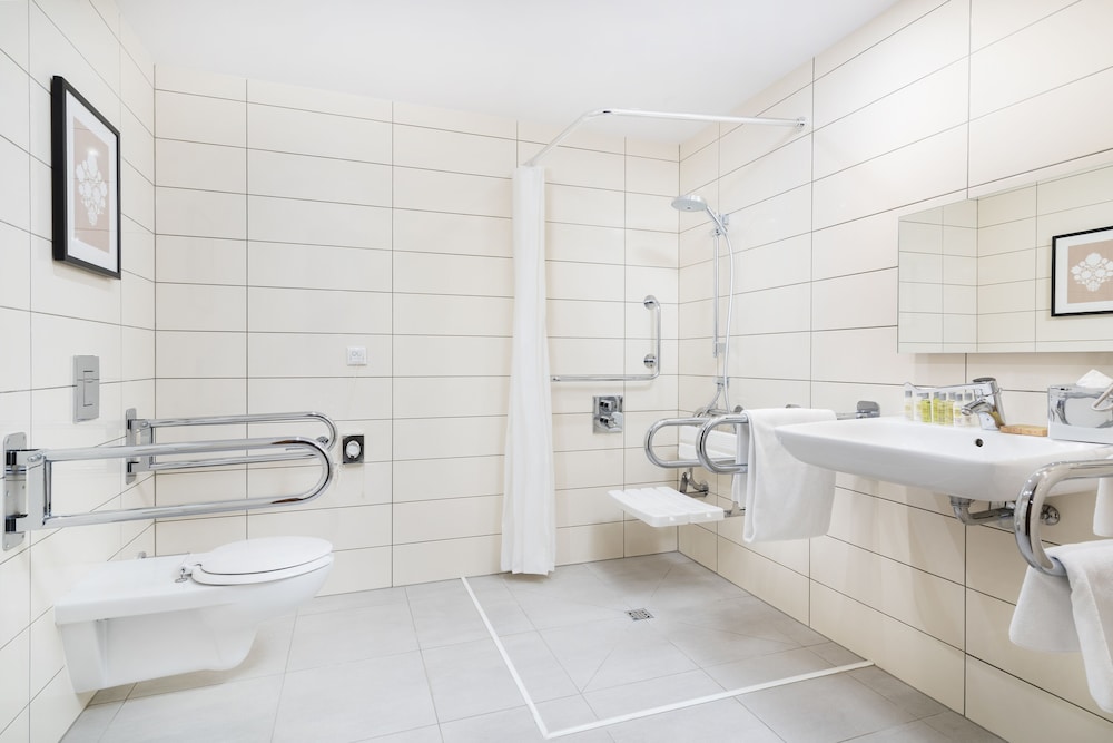 Hampton by Hilton Krakow — Hotel rooms in Krakow, Lesser Poland