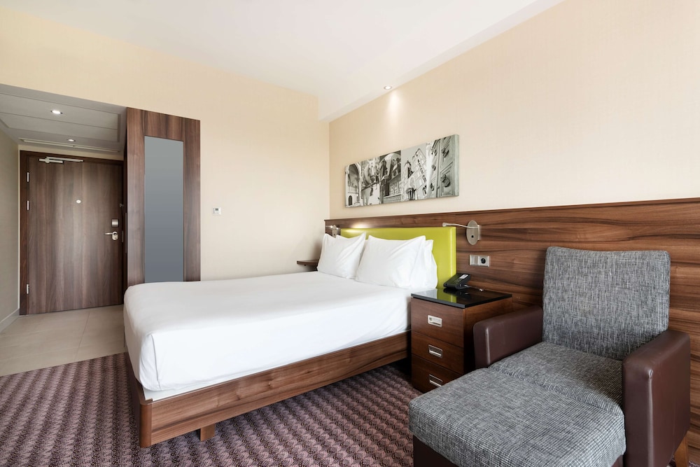 Hampton by Hilton Krakow — Hotel rooms in Krakow, Lesser Poland