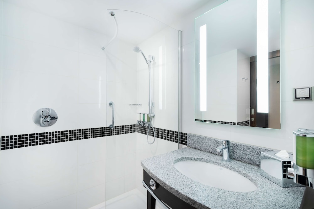 Hampton by Hilton Krakow — Hotel rooms in Krakow, Lesser Poland