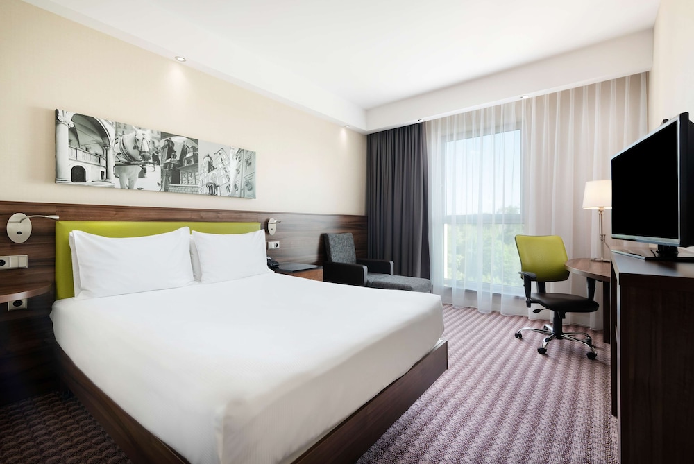 Hampton by Hilton Krakow — Hotel rooms in Krakow, Lesser Poland