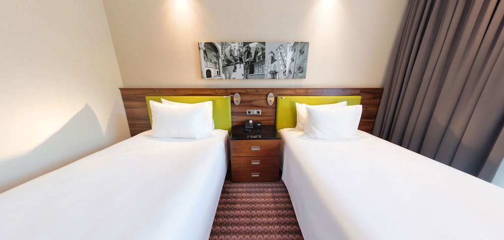 Hampton by Hilton Krakow — Hotel rooms in Krakow, Lesser Poland