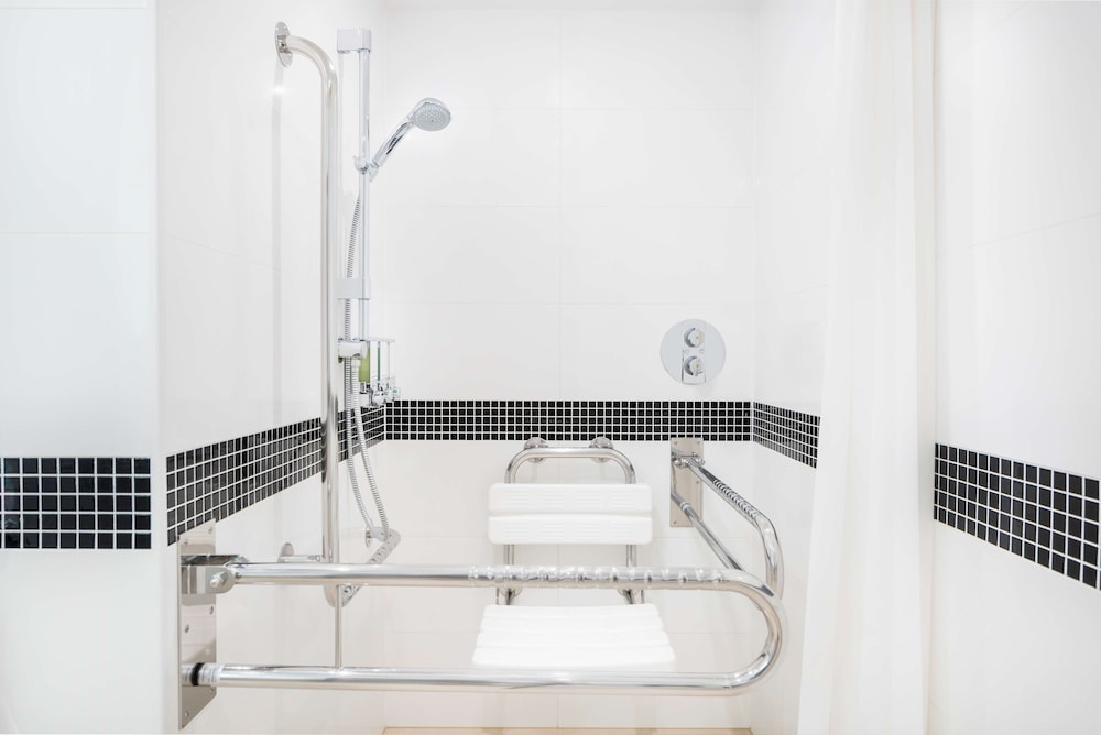 Hampton by Hilton Krakow — Hotel rooms in Krakow, Lesser Poland
