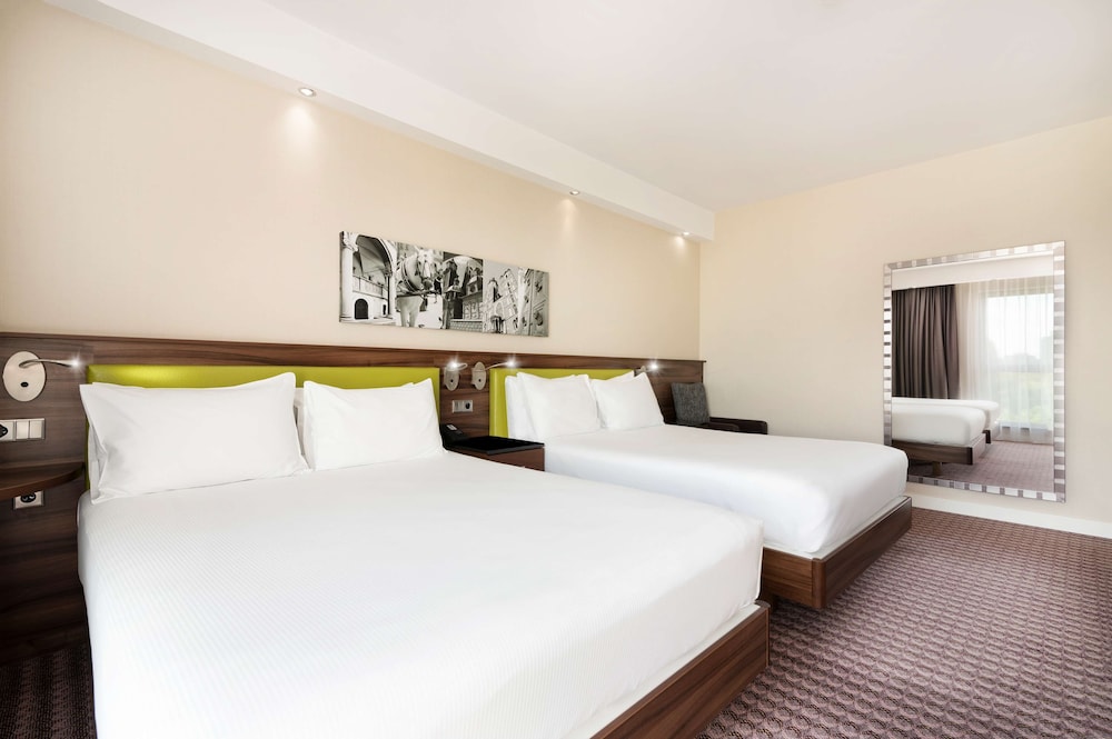 Hampton by Hilton Krakow — Hotel rooms in Krakow, Lesser Poland