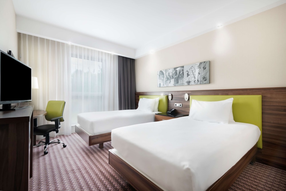 Hampton by Hilton Krakow — Hotel rooms in Krakow, Lesser Poland