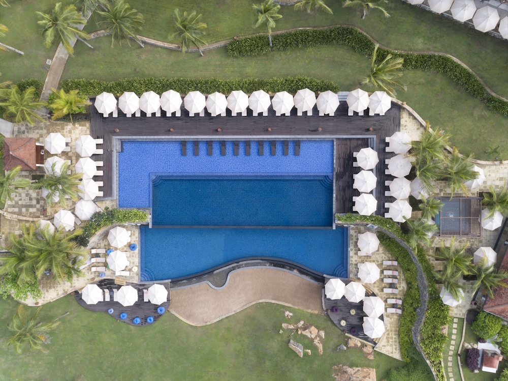 Anantara Peace Haven Tangalle Resort — Swimming pool in Tangalle, Southern Province