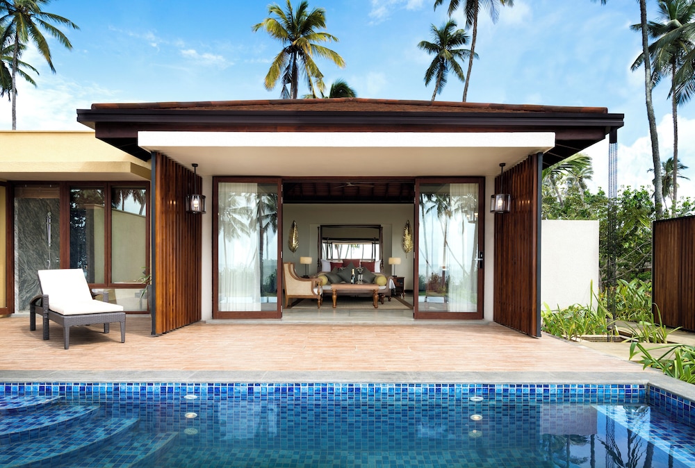 Anantara Peace Haven Tangalle Resort — Swimming pool in Tangalle, Southern Province
