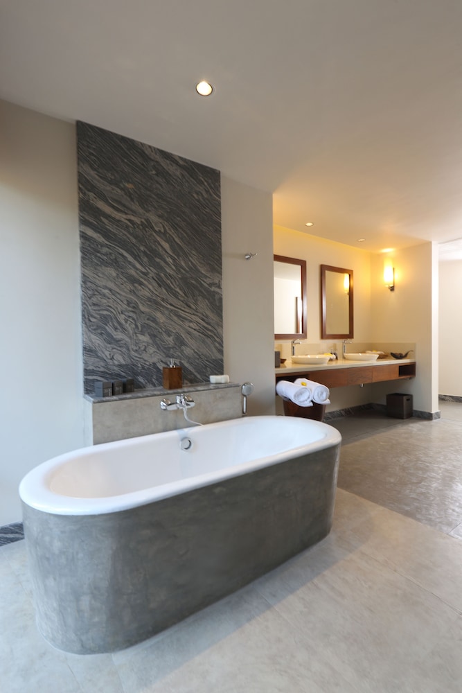 Anantara Peace Haven Tangalle Resort — Hotel rooms in Tangalle, Southern Province