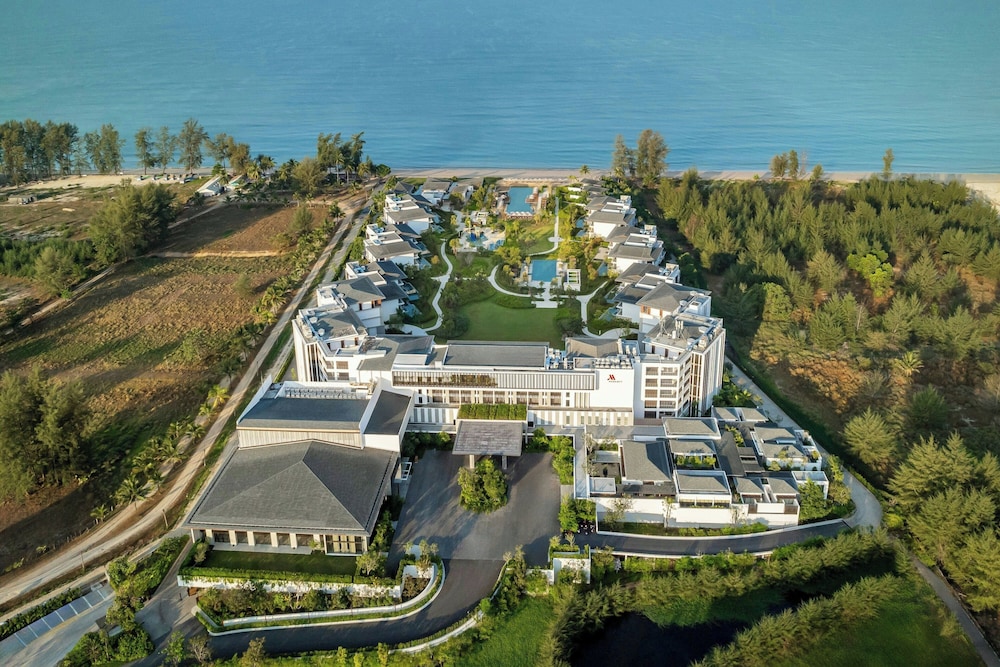 Khao Lak Marriott Beach Resort & Spa — Hotel building in Khao Lak, Phang Nga