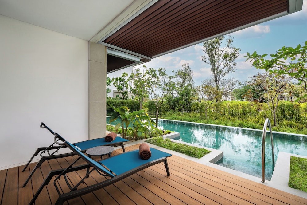 Khao Lak Marriott Beach Resort & Spa — Swimming pool in Khao Lak, Phang Nga