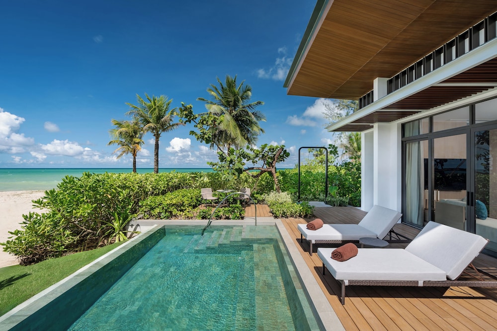 Khao Lak Marriott Beach Resort & Spa — Swimming pool in Khao Lak, Phang Nga