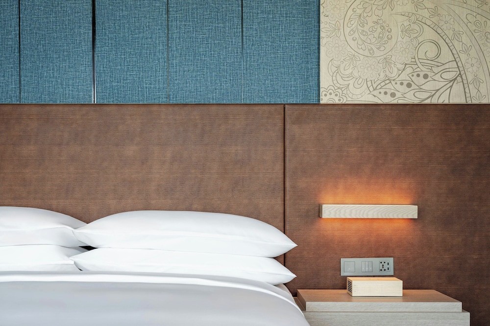 Khao Lak Marriott Beach Resort & Spa — Hotel rooms in Khao Lak, Phang Nga
