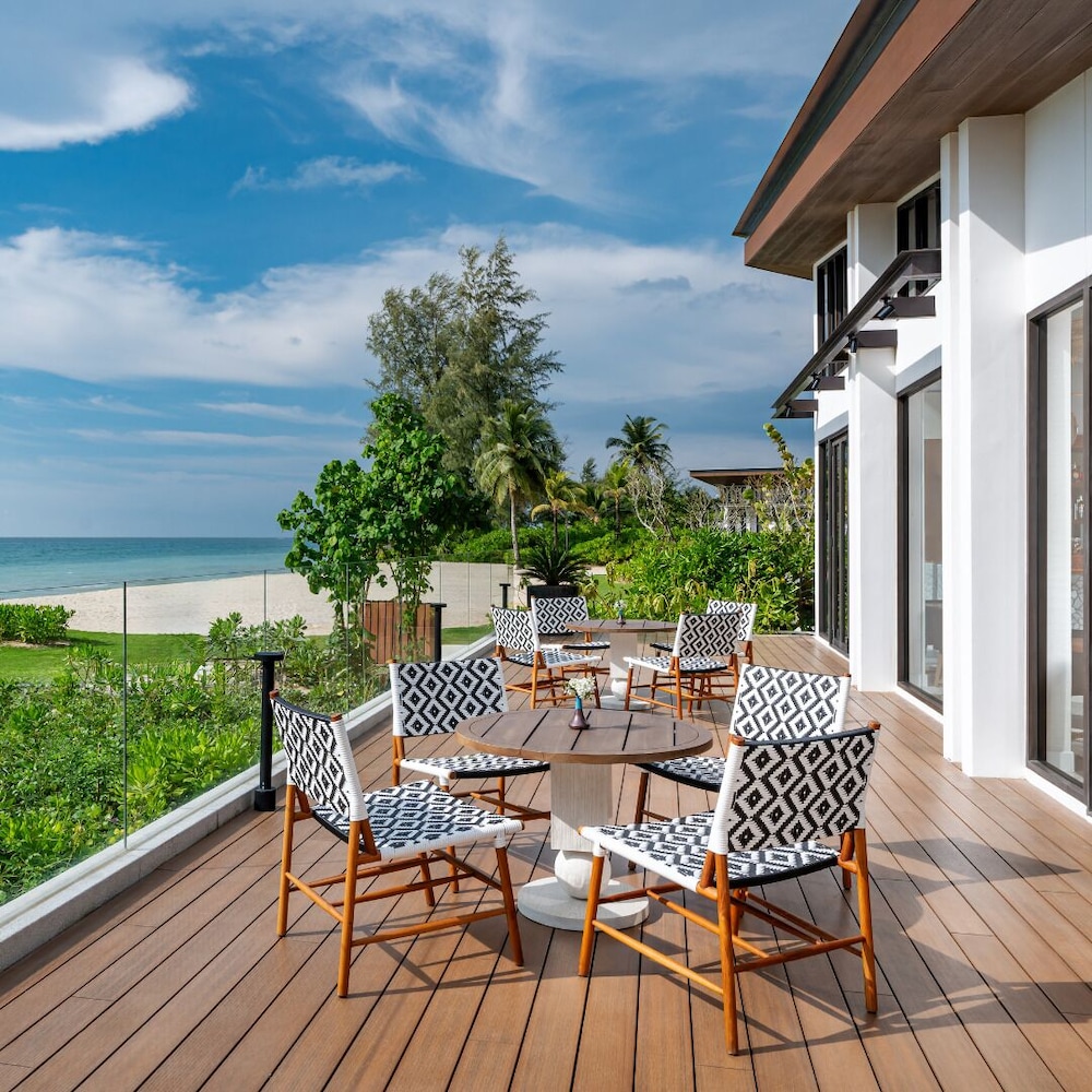 Khao Lak Marriott Beach Resort & Spa — Restaurant & bars in Khao Lak, Phang Nga